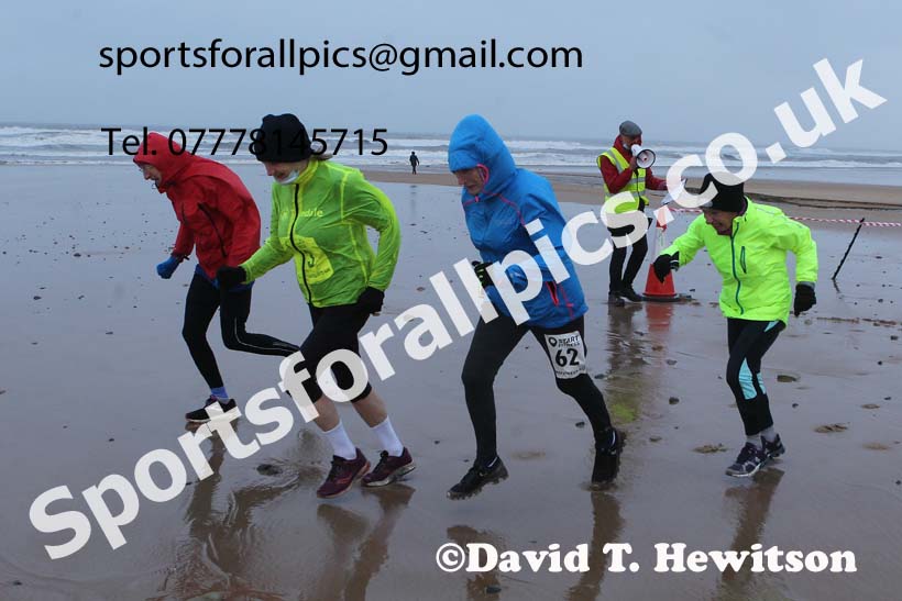 The 2021 Blyth Sands Race, December 5th. Photo: David T. Hewitson/Sports for All Pics